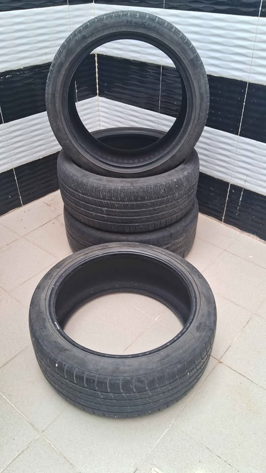 lot-4-pneus-19-pouces-nexen