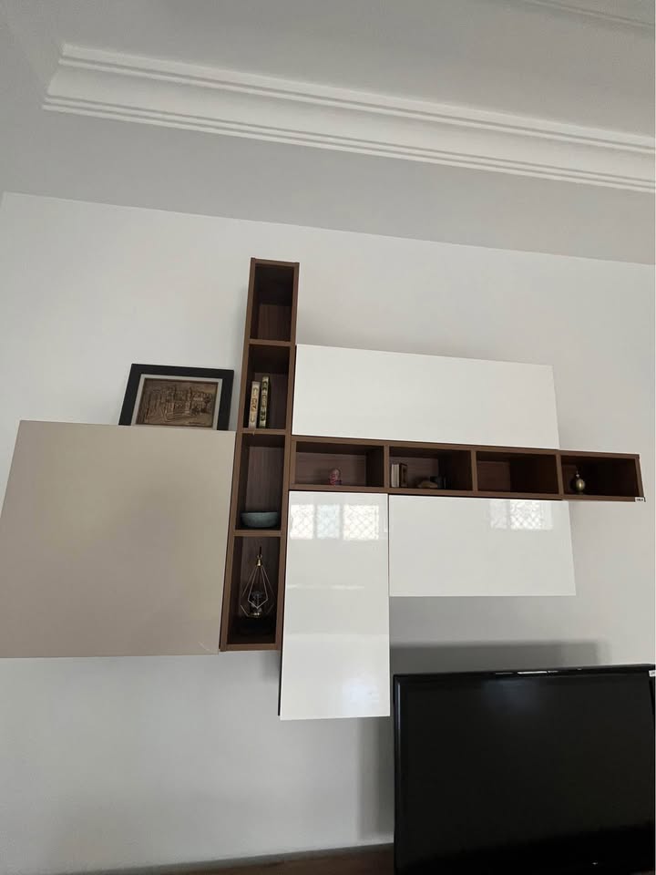 meuble-tv-mezghanni-avec-rangements-muraux-tunisie