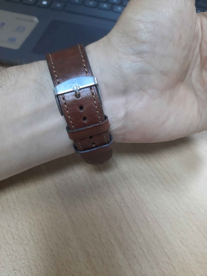 montre-pulsar-cuir-marron-presque-neuve
