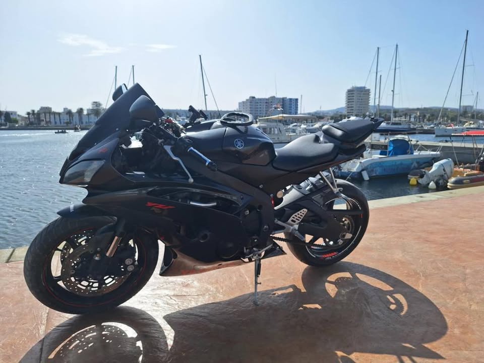 moto-yamaha-r6-sportive-occasion-bizerte