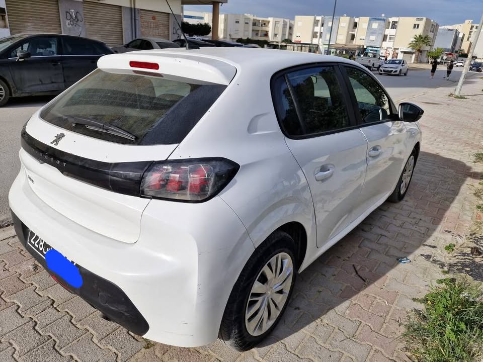 peugeot-208-entretien-a-jour-propre