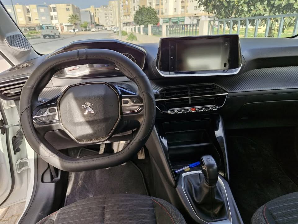 peugeot208-contact-25764521-benarous