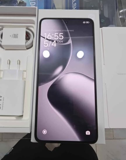 photo-smartphone-xiaomi-14t-occasion-bon-etat-complet-accessoires-tunisie