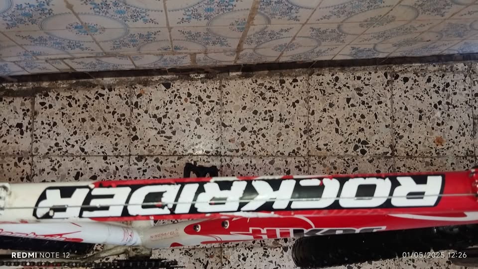 photo-velo-rockrider-amortisseur-freins-vitesses-prix-320dt