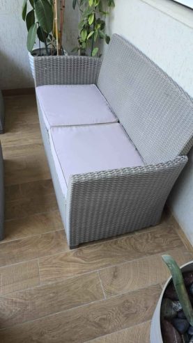 salon-jardin-moderne-gris-rangement