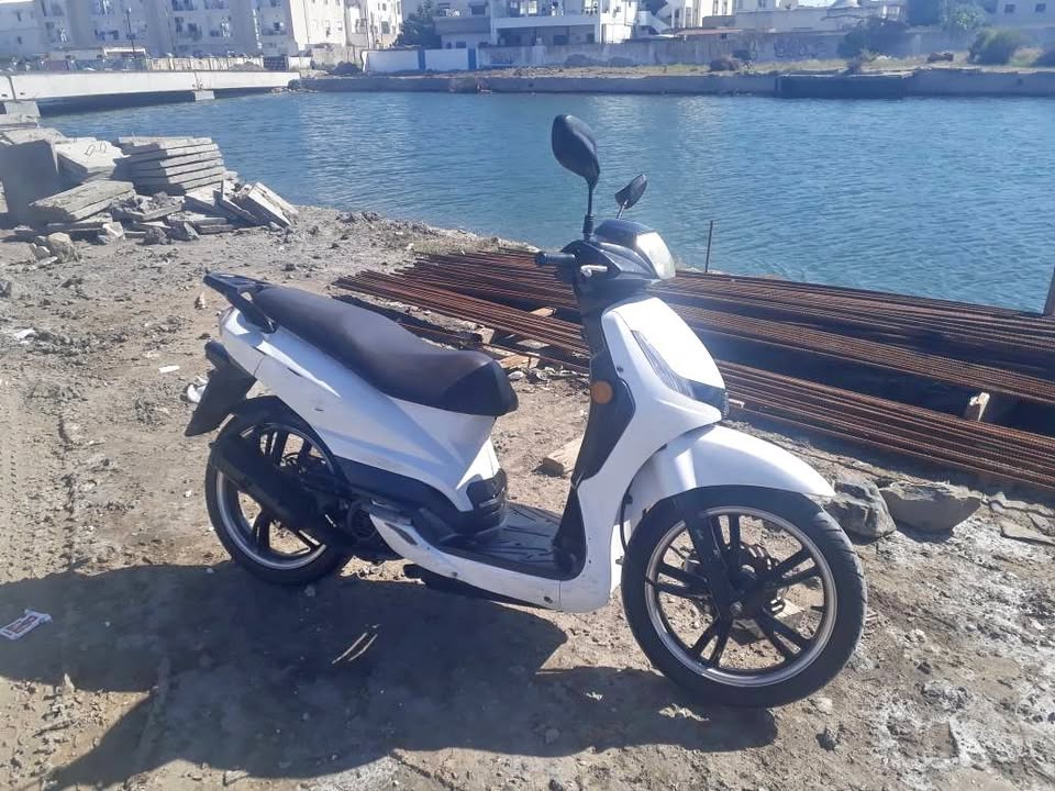 scooter-urbain-peugeot-importe-tunisie