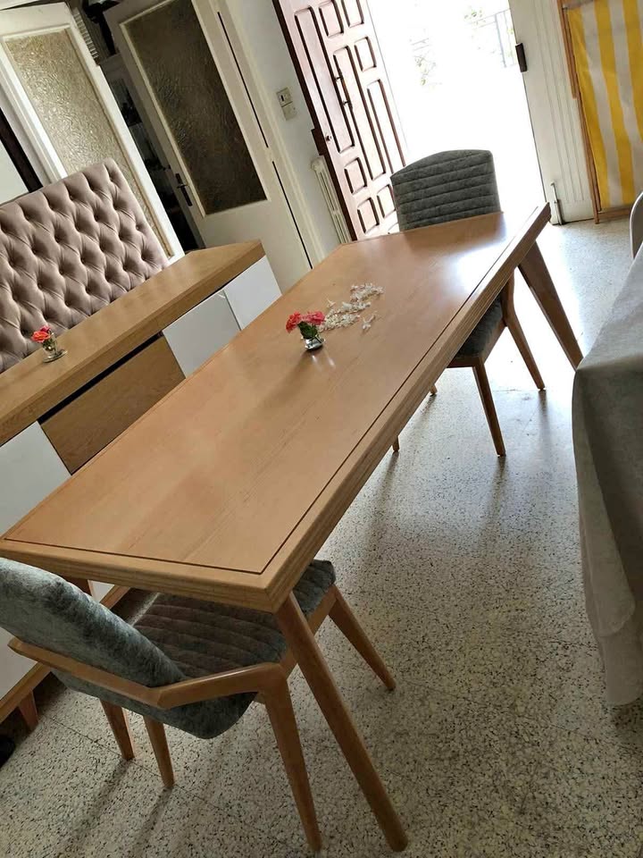 table-manger-bois-massif-2m-la-soukra