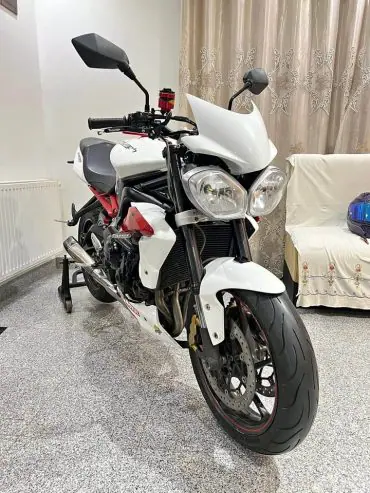 triumph-675-2016-soliman