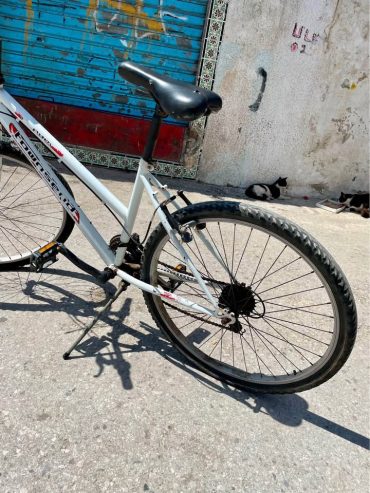 velo-robuste-confortable-a-vendre-bardo-tunisie