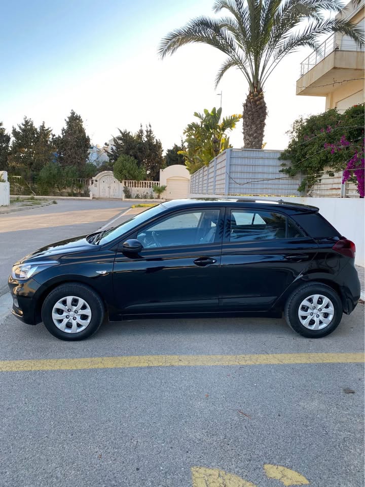 voiture-2020-hyundai-essence-propre