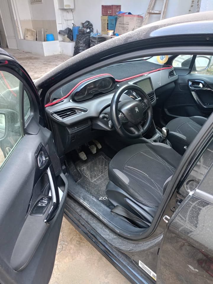 voiture-208-2013-complete-occasion