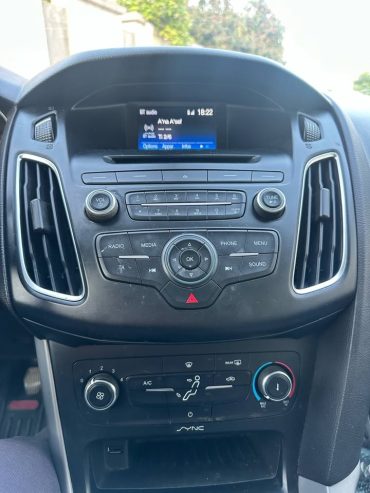 voiture-Ford-Focus-Ecoboost-premiere-main-Tunisie