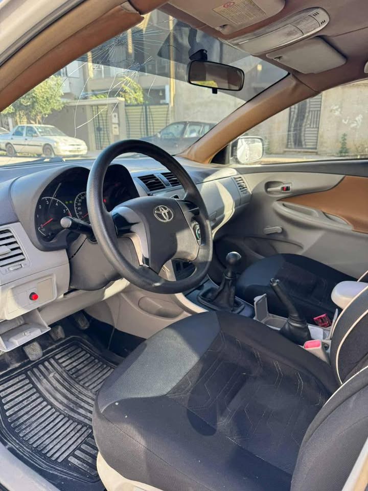 voiture-familiale-toyota-corolla-2014