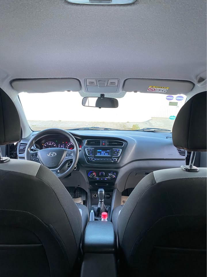 voiture-hyundai-i20-bon-etat-tunisie
