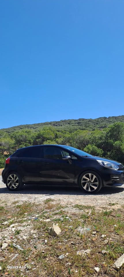 voiture-kia-rio-premiere-main-occasion