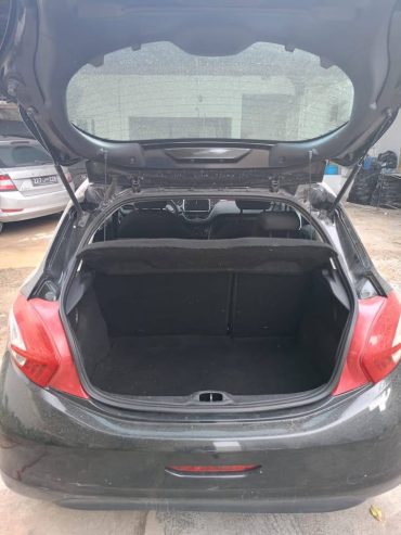 voiture-peugeot-208-excellent-etat-tunisie