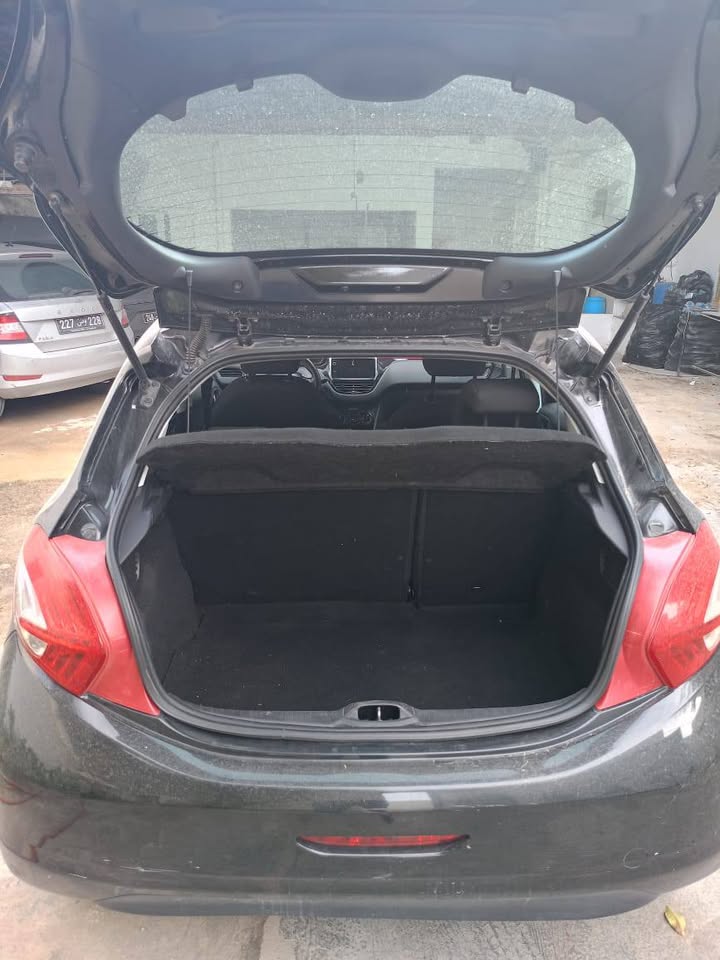 voiture-peugeot-208-excellent-etat-tunisie