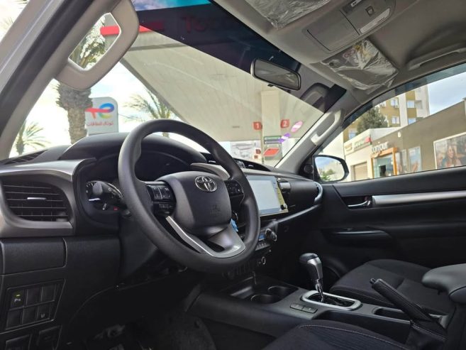 volant-multifonctions-toyota-hilux-2024-diesel-tunisie