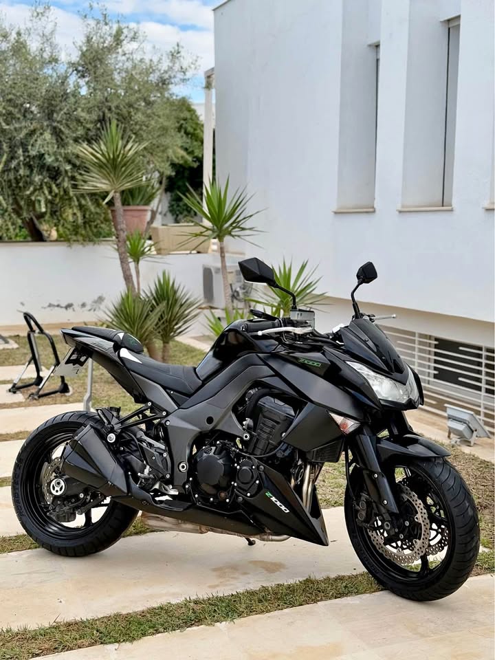 z1000-samurai-black-2013-tunisie-grombalia