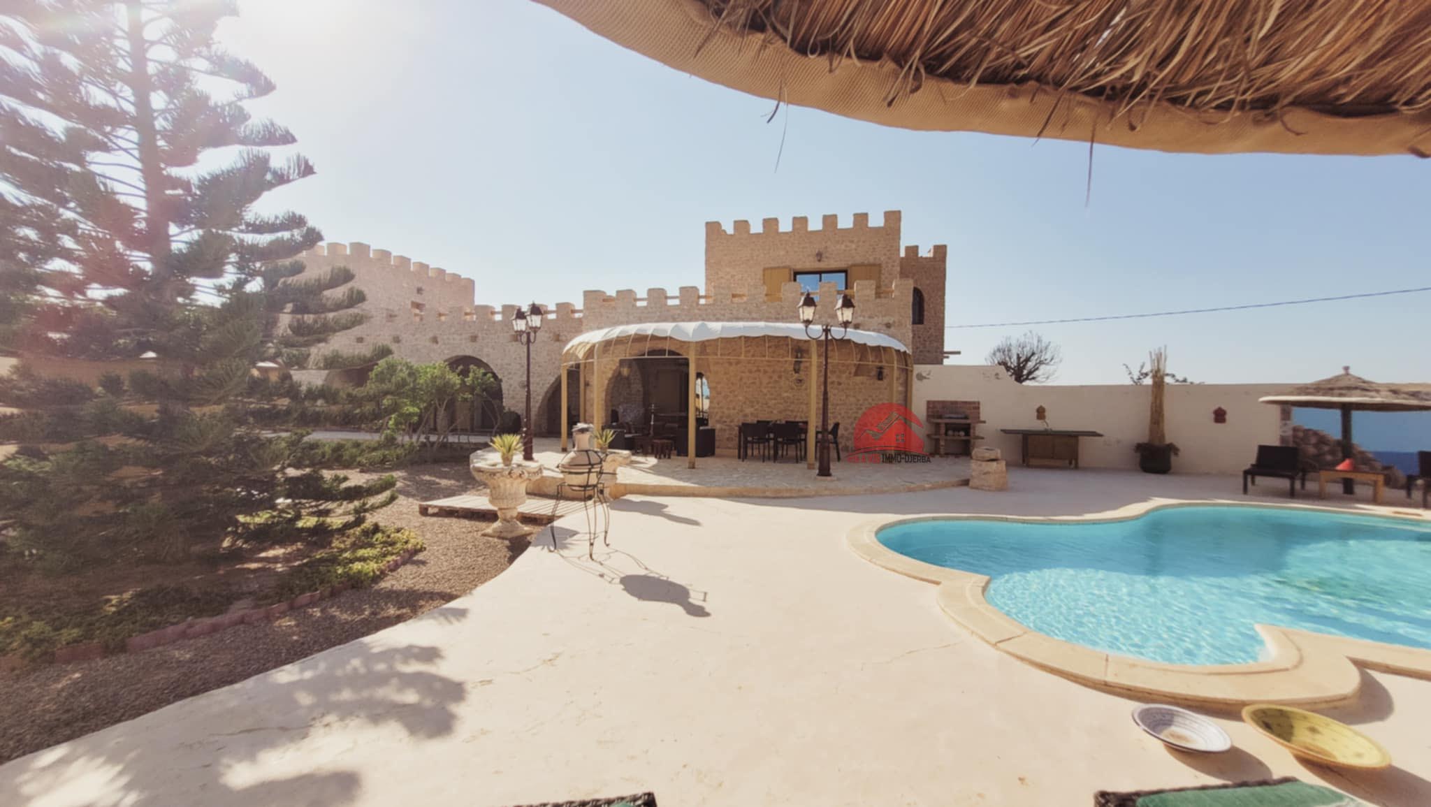 Grande propriété 350 m² avec piscine