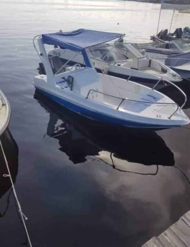 bateau-5-places-avec-console-tunis
