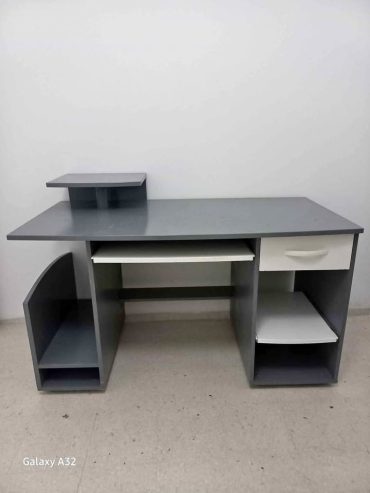 bureau-130x65cm-a-vendre-bardo-prix-120dt