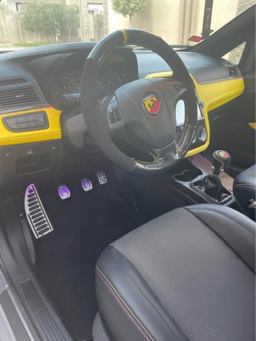 fiat-grande-punto-noire-jantes-sport