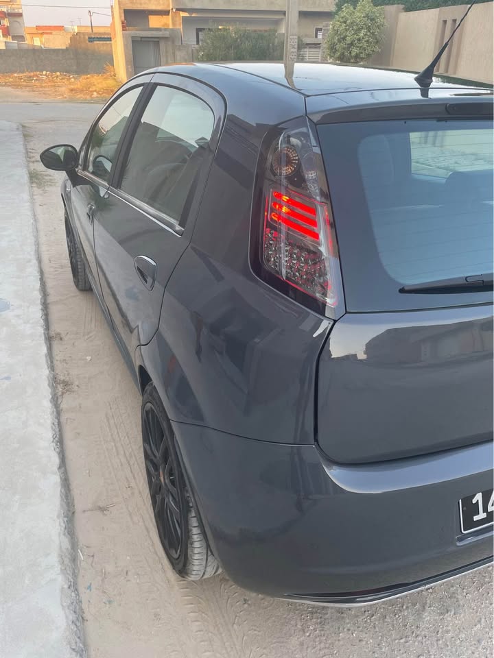 fiat-punto-abarth-2010-faible-km