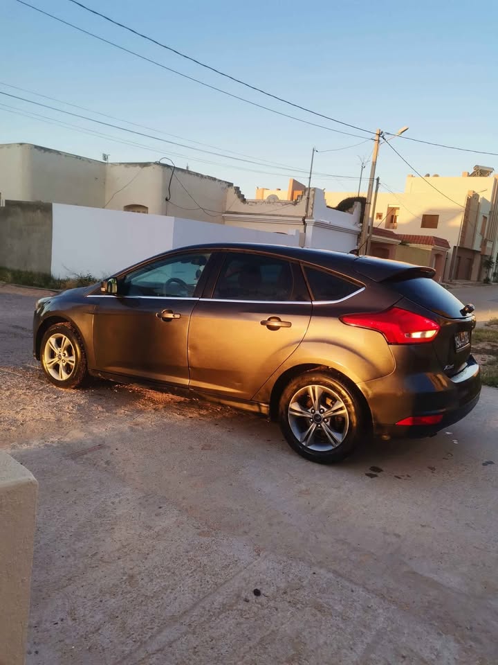 ford-focus-147000km-a-vendre-essence-sfax