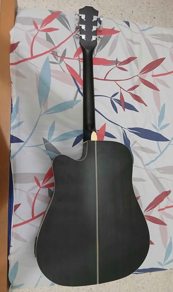 guitare-electro-tanit-player-series-accordeur