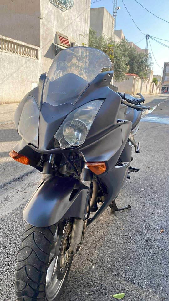 honda-vfr800-2009-denden-12000dt