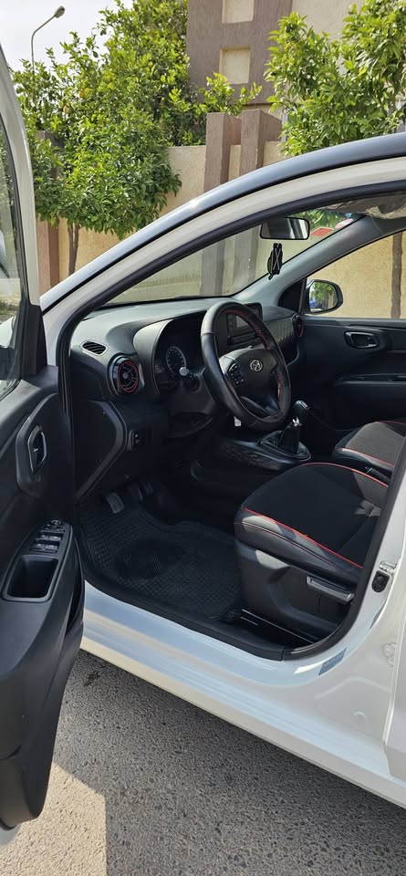 i10-hyundai-a-vendre-soliman-premiere-main