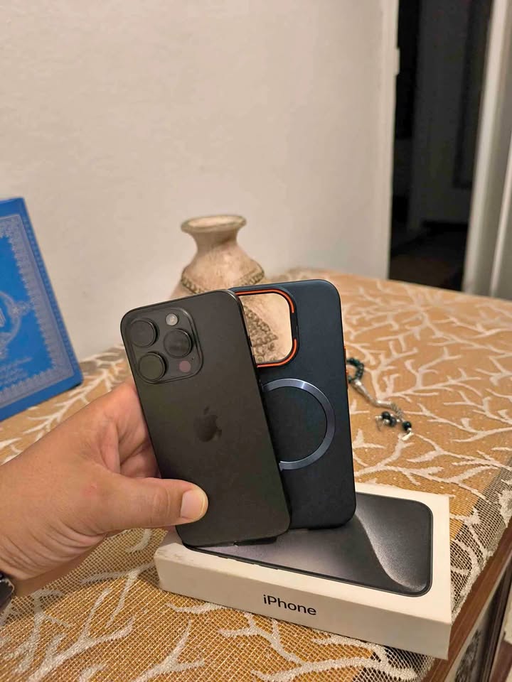 iphone-15-pro-comme-neuf-riadh-el-andalous