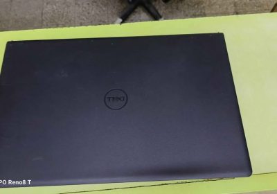 PC Portable DELL Vostro 3520 i3
