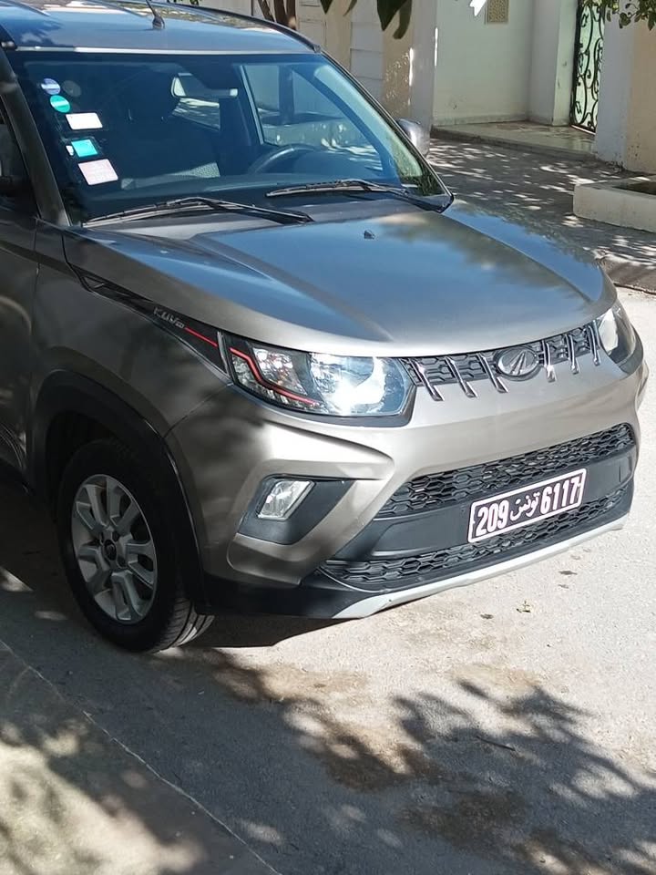 mahindra-kuv110000km-suv-economique