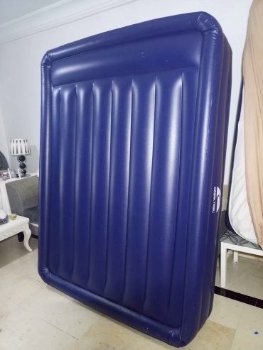 matelas-gonflable-avec-coussin-tunisie
