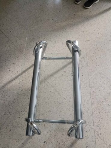 petite-table-verre-style-industriel-rades