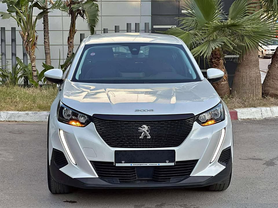 peugeot-2008-2022-essence-ben-arous