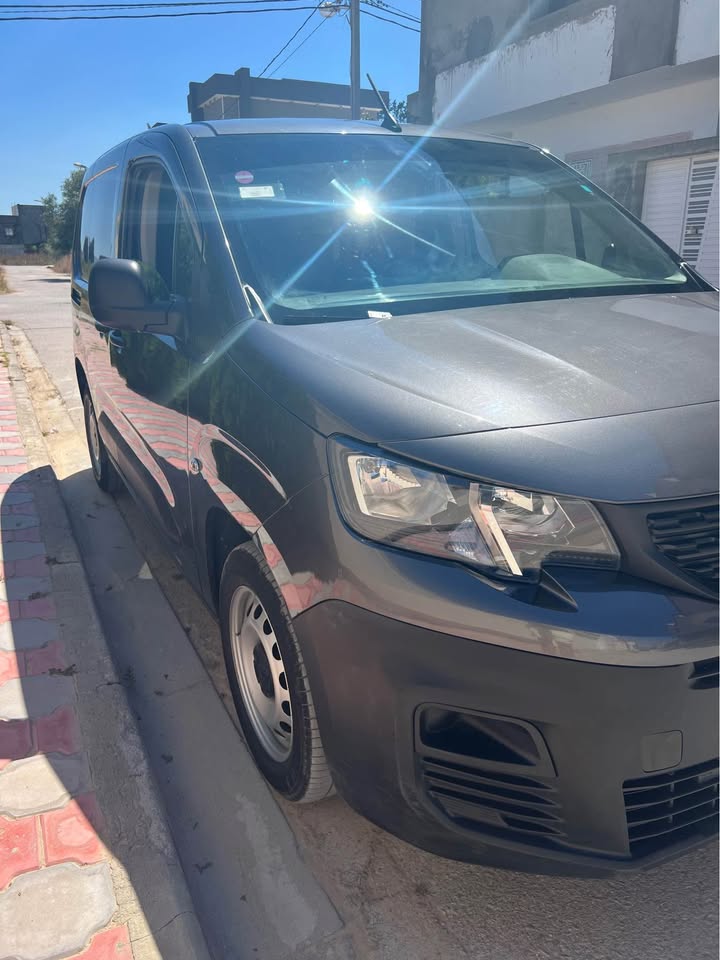 peugeot-k9-67000km-5cv-boite-manuelle-tunisie