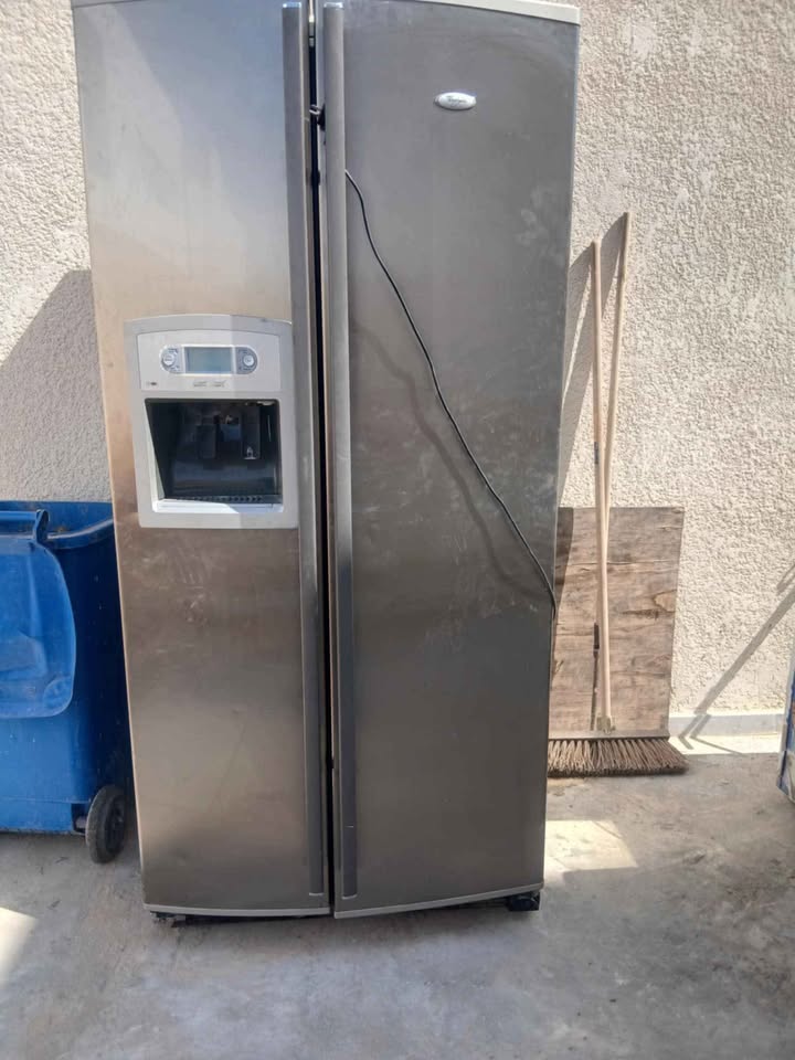 refrigerateur-whirlpool-avec-distributeur