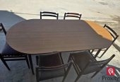 Salle à manger avec table et 6 chaises
