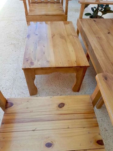 salon-bois-massif-balcon-fait-main