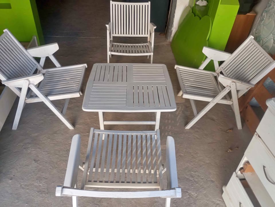 salon-jardin-bois-pliable-4-chaises-table-sakiet