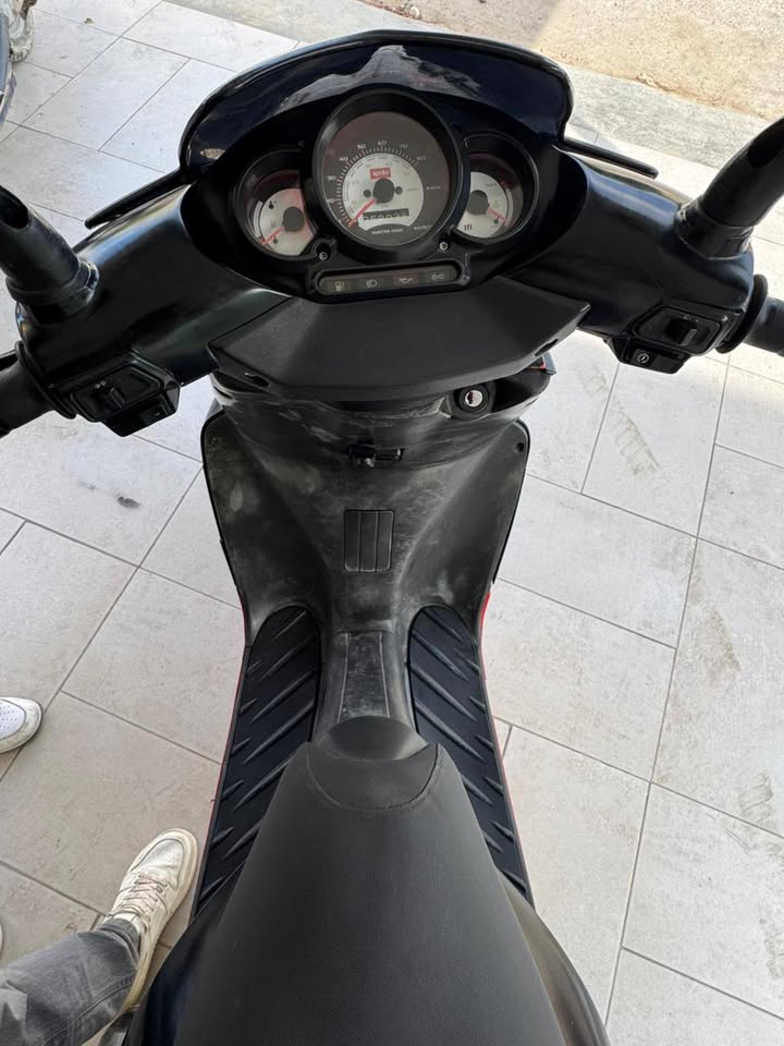 scooter-50cc-aprilia-sr-noire