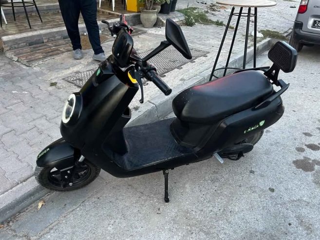 scooter-electrique-72v-100km-autonomie-tunisie