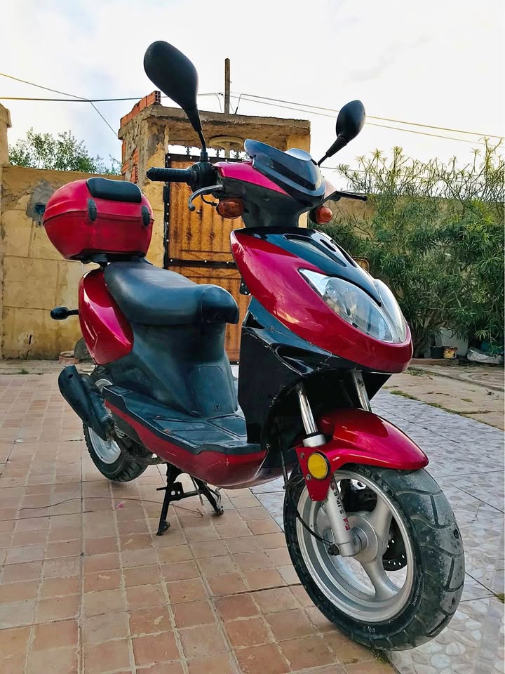 scooter-victoria-50cc-grombalia-1000dt