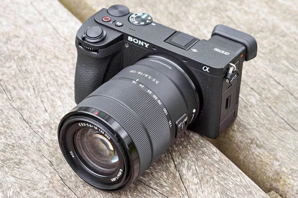 sony-alpha-a6700-objectif-18-135mm-neuf-ariana