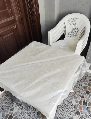 table-chaises-plastique-neuves-tunis