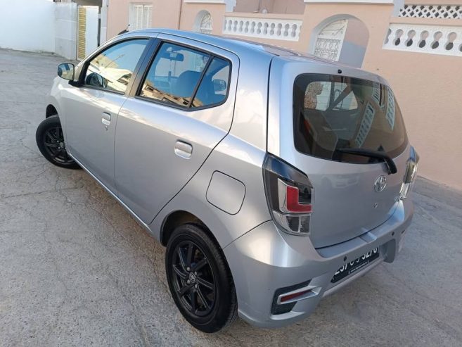 toyota-agya-blanche-premiere-main-tunisie