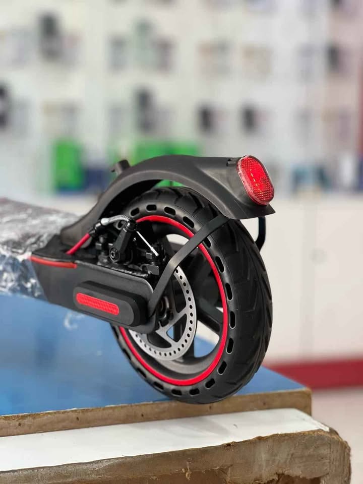 trottinette-avec-clignotant-suspension-garantie-nabeul
